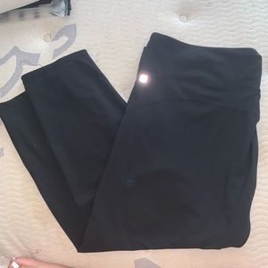 fabletics capri leggings (nwot)